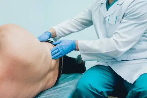 Jak wygląda badanie nerek u urologa? Pełny przewodnik i porady