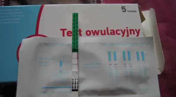 Test owulacyjny pokazał ciążę? Wyjaśniam, dlaczego to mylące!