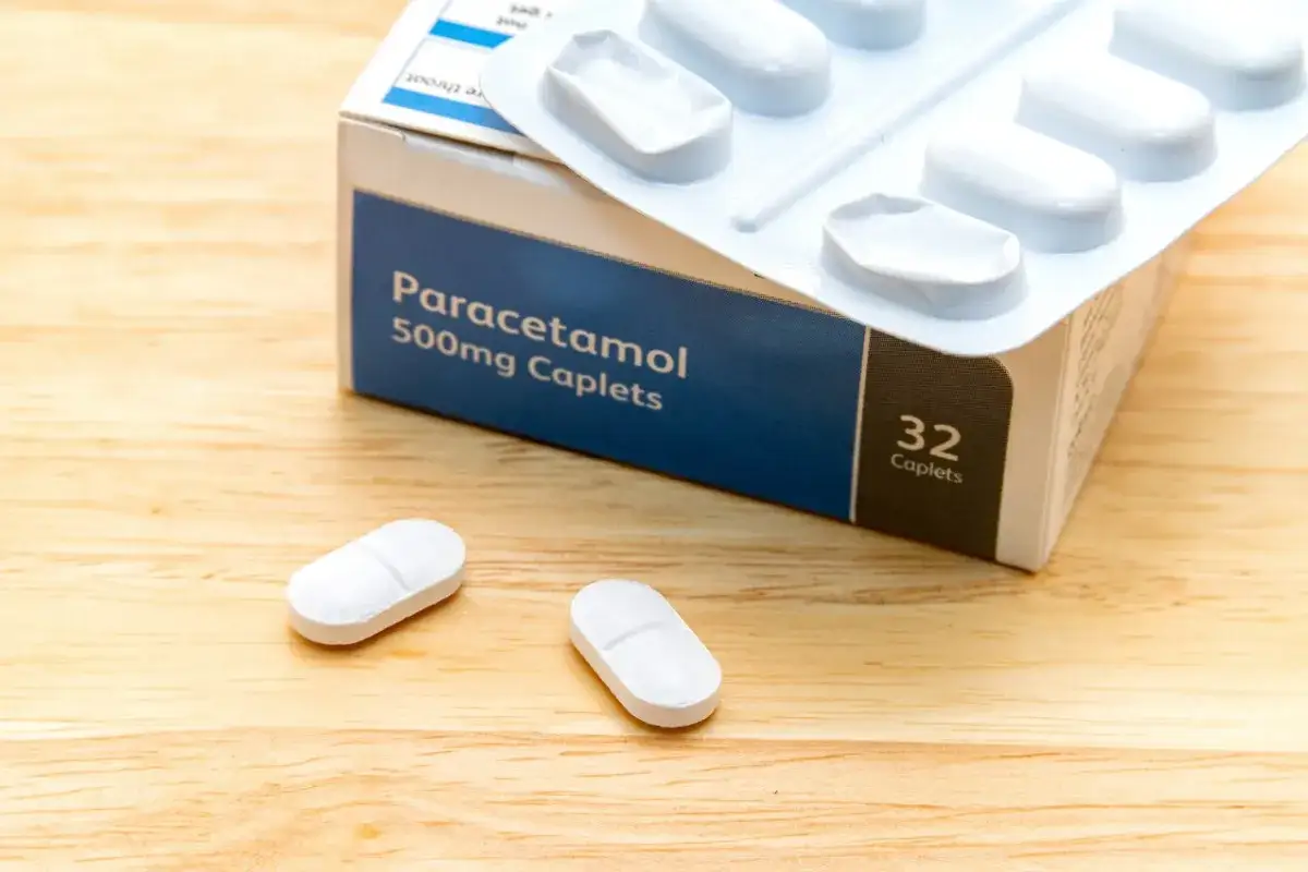 różnica między paracetamolem a ibuprofenem grafika